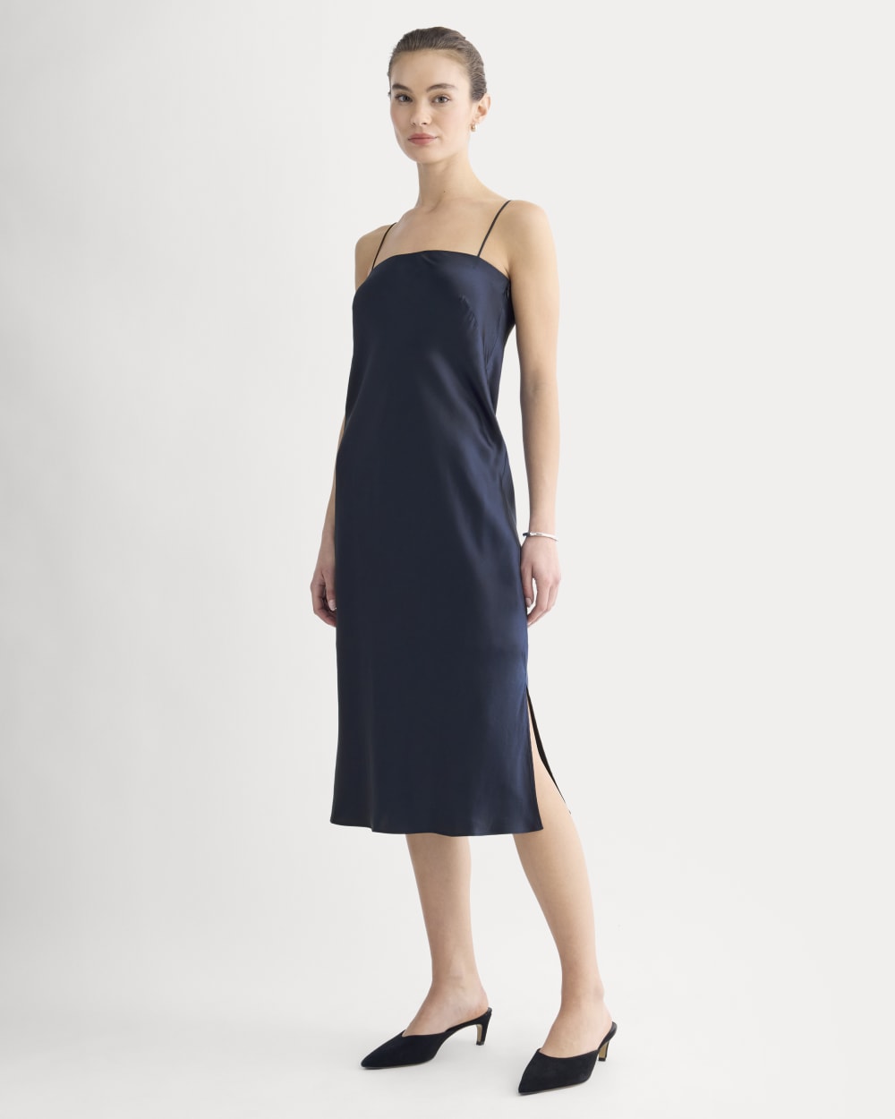 Everlane Slip Dress In Silk Charmeuse In Navy, Size 4, Viscose Everlane Slip Dress In Silk Charmeuse In Navy, Size 4, Viscose