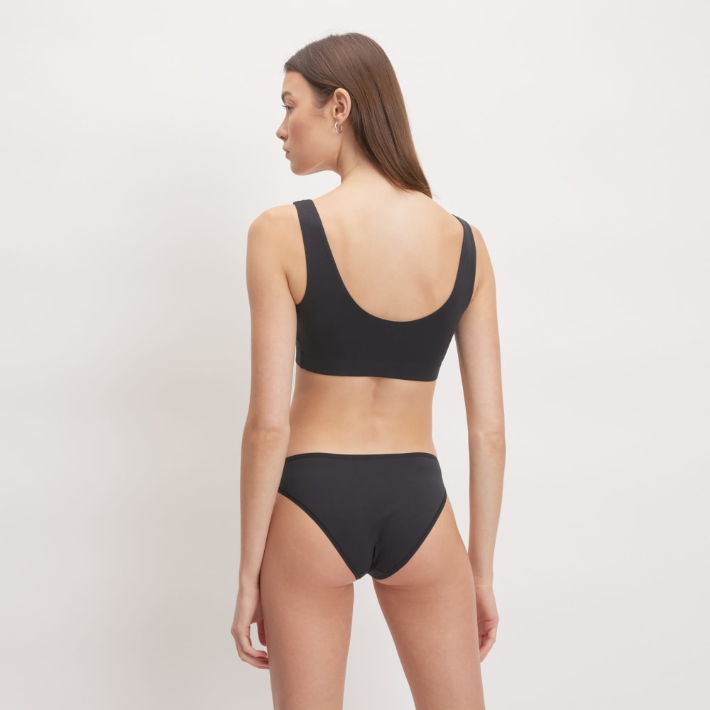 womens-weekend-tank-bra-black