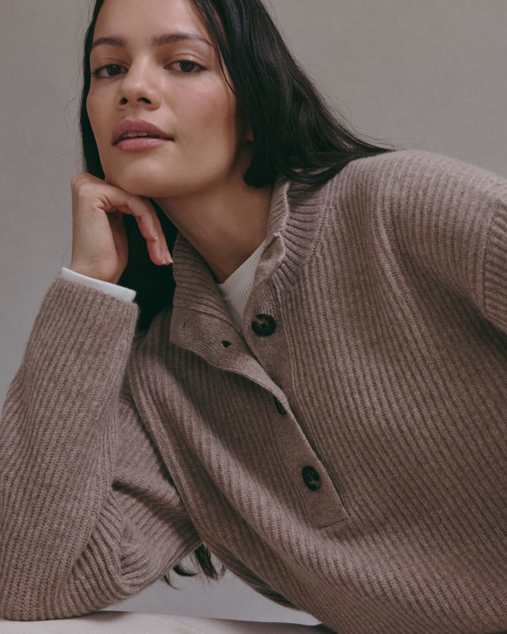 womens-wool-cashmere-cocoon-henley-sweater-oatmeal | editorial