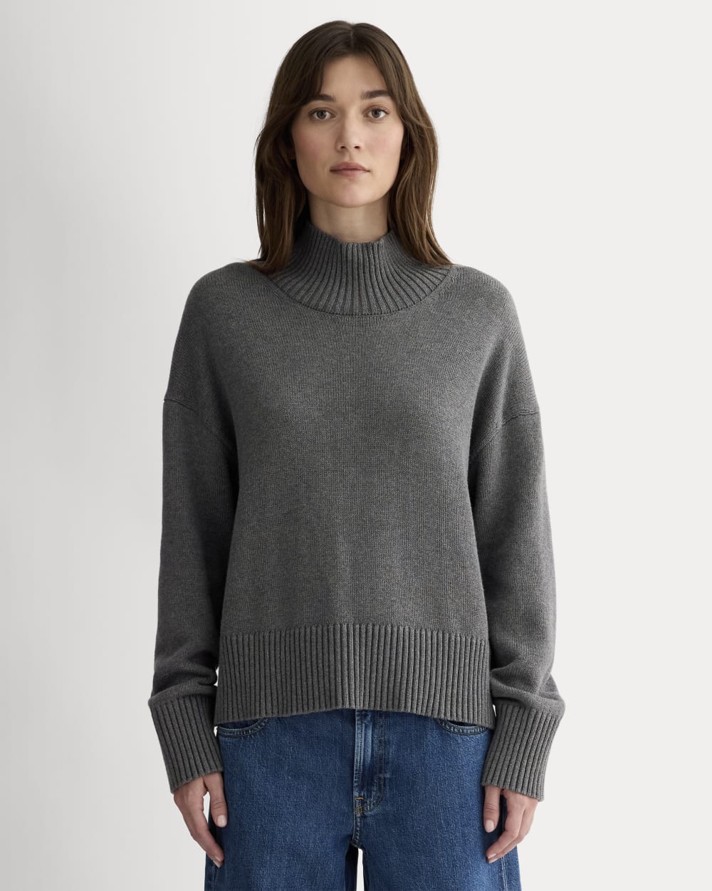 The Boxy Turtleneck in Everyday Cotton Heathered Charcoal – Everlane