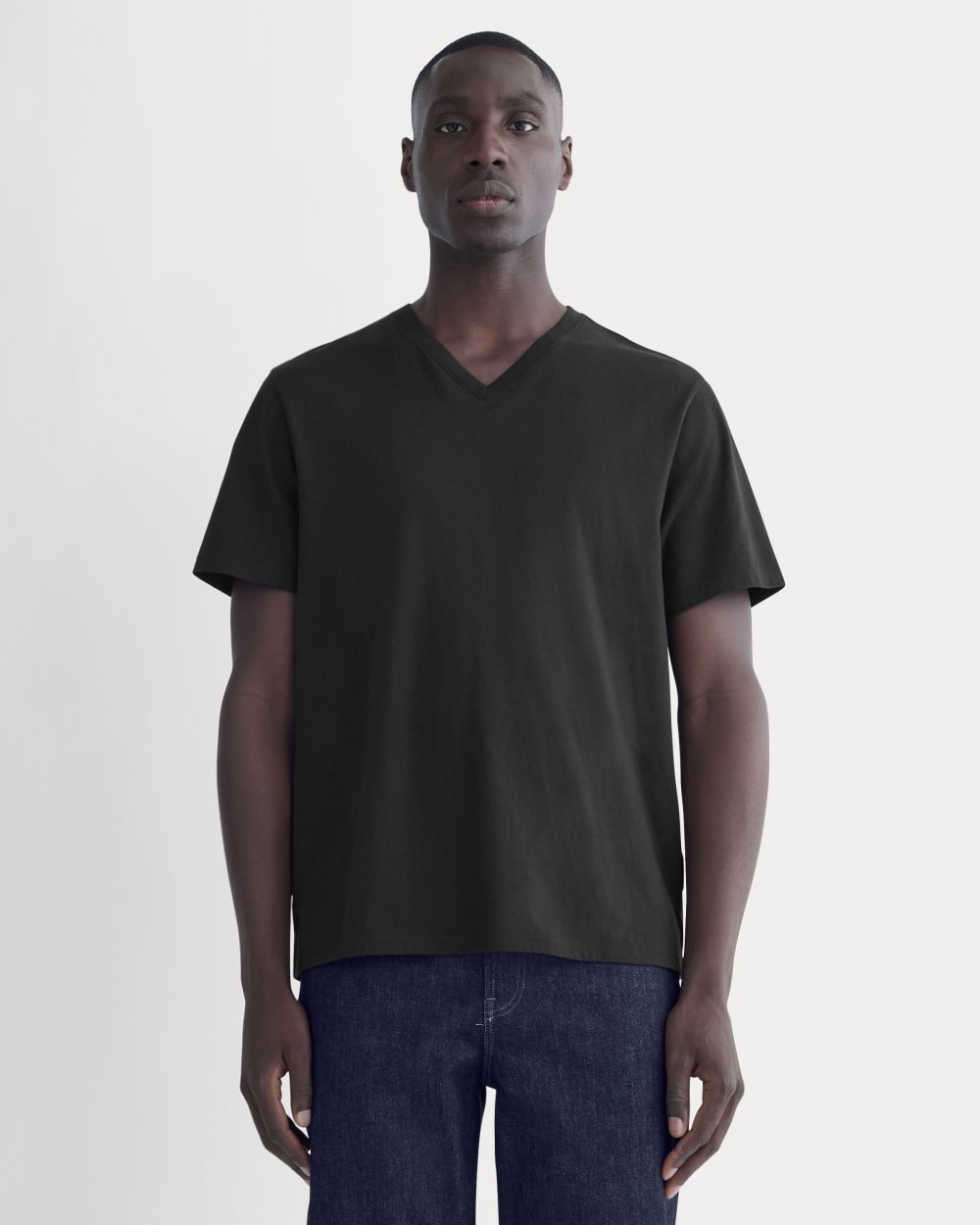 mens-essential-organic-v-tee-uniform-black | primary
