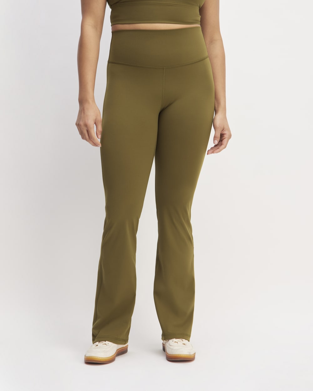womens-perform-flare-legging-beech
