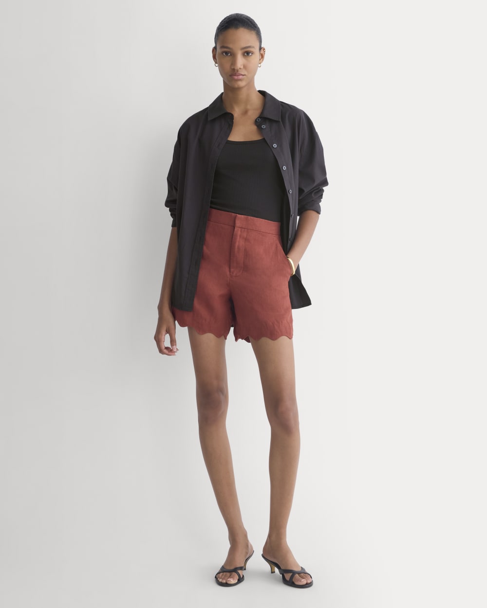 womens-scalloped-edge-short-in-linen-henna-red | primary