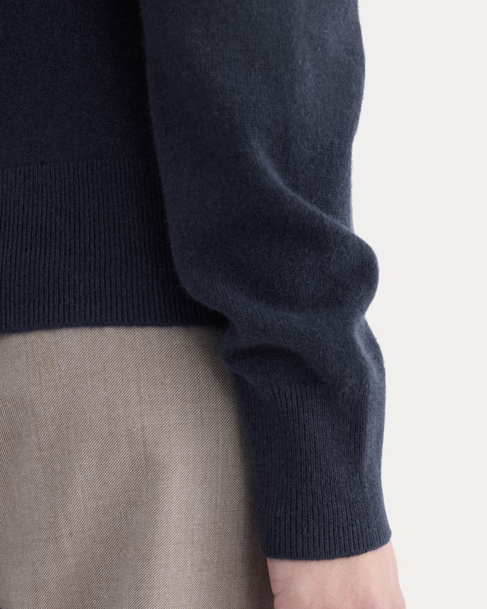 womens-cashmere-slim-crew-sweater-navy