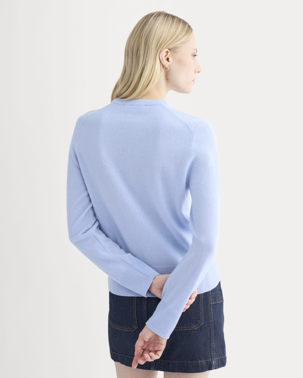womens-cashmere-slim-crew-sweater-open-air-blue