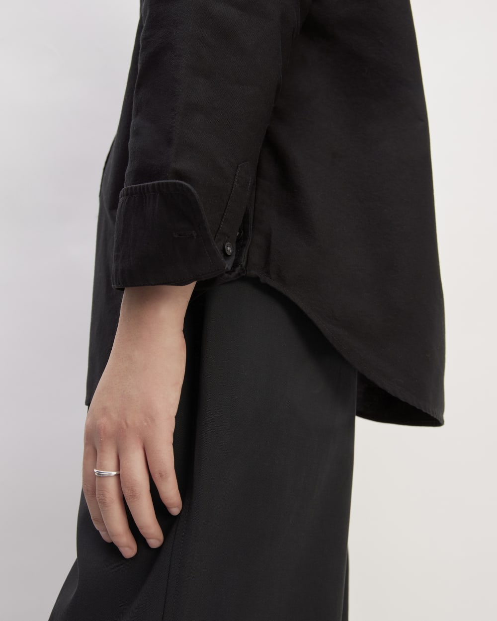 womens-relaxed-oxford-shirt-black