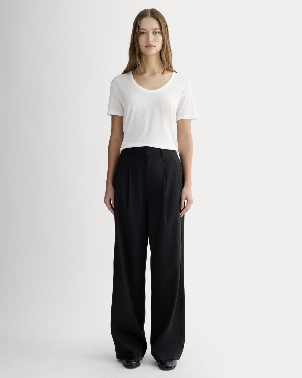 womens-air-scoop-neck-tee-white