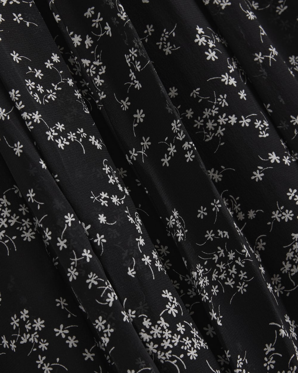 womens-maxi-dress-in-silk-georgette-sweet-floral-black