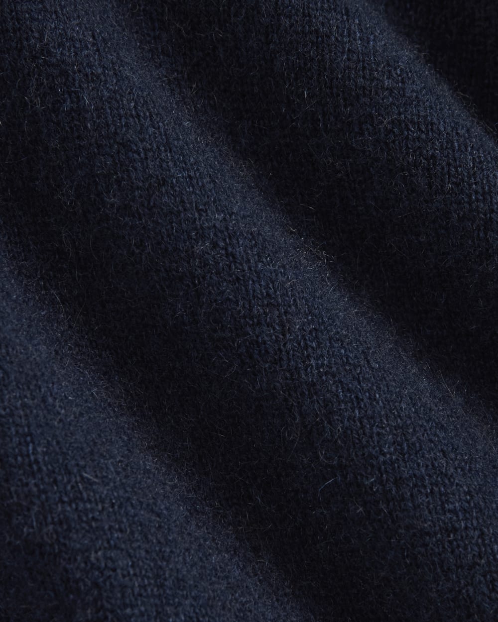 womens-cashmere-relaxed-v-neck-navy