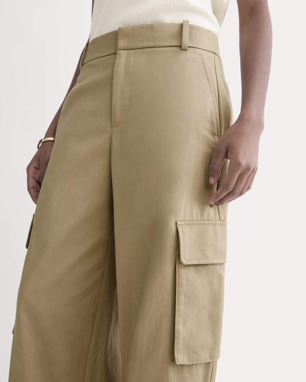 Wide-Leg Cargo Trouser in Buttersmooth | Ash Brown – Everlane