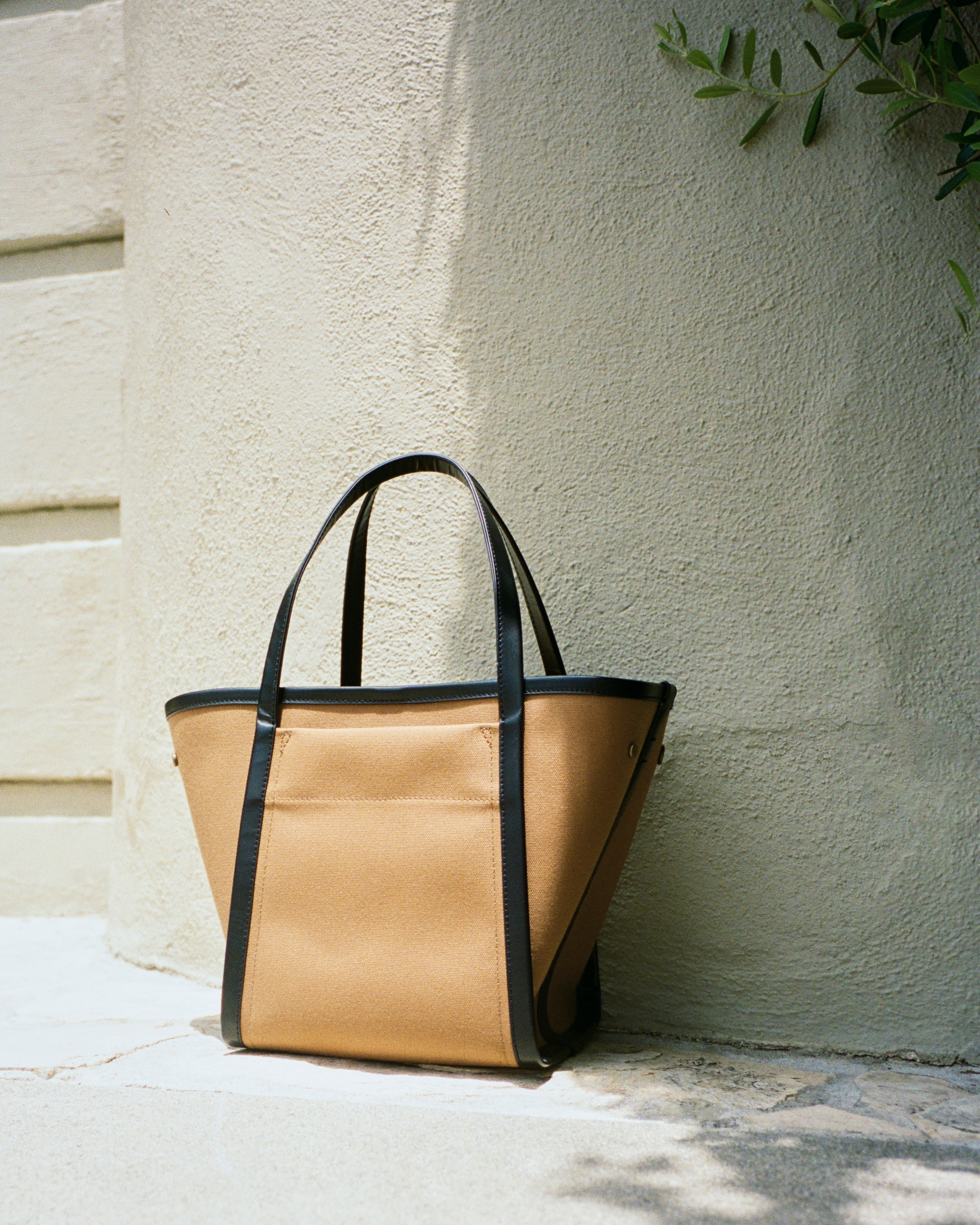 dark grey brown leather twill backpack everlane The ReNew Transit framed Yards:4800 yards which is not made How To Make A