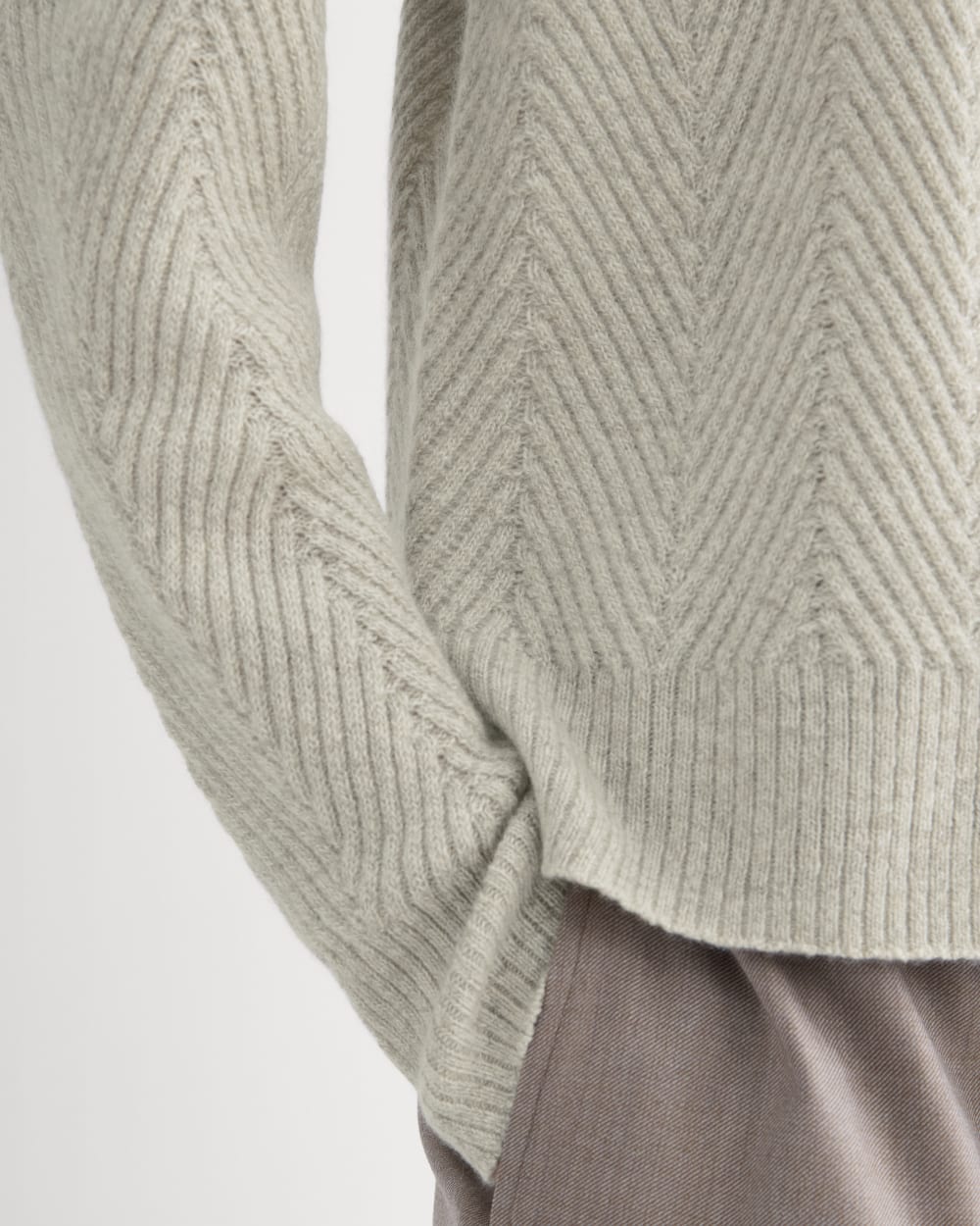 womens-cashmere-herringbone-sweater-canvas