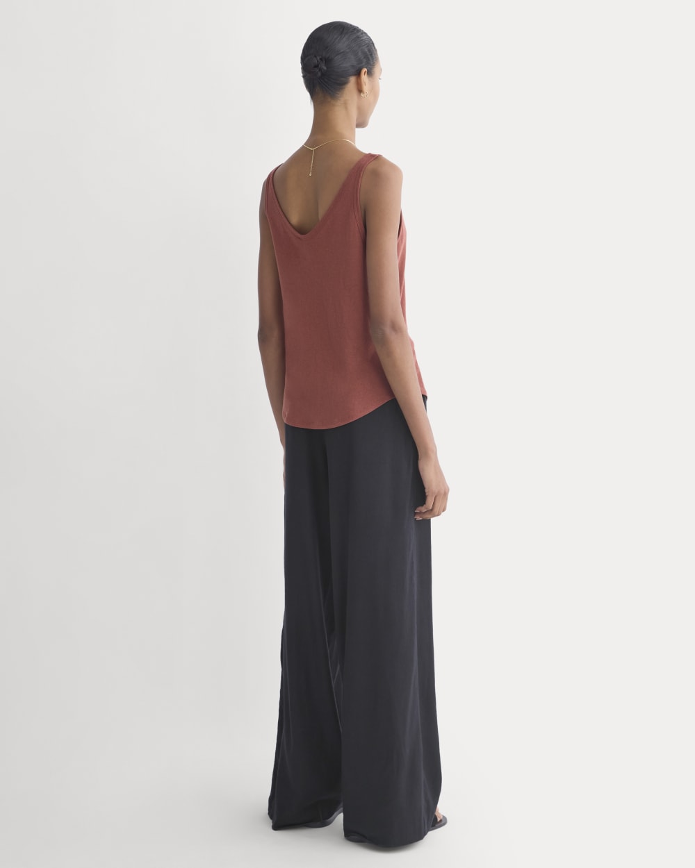 womens-air-cami-henna