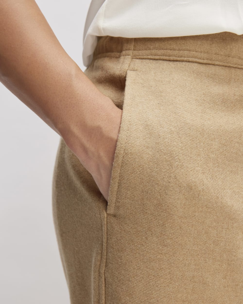 The Wool Flannel Pull-On Pant | Tiger's Eye – Everlane