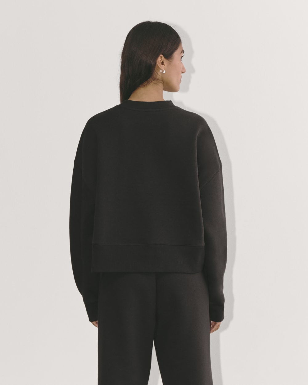 womens-laid-back-fleece-cropped-sweatshirt-black