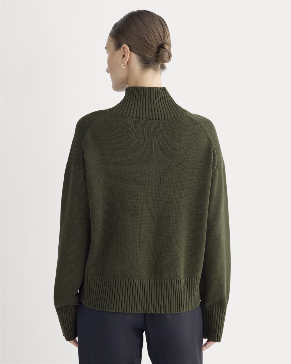 The Boxy Turtleneck in Everyday Cotton | Dark Green – Everlane