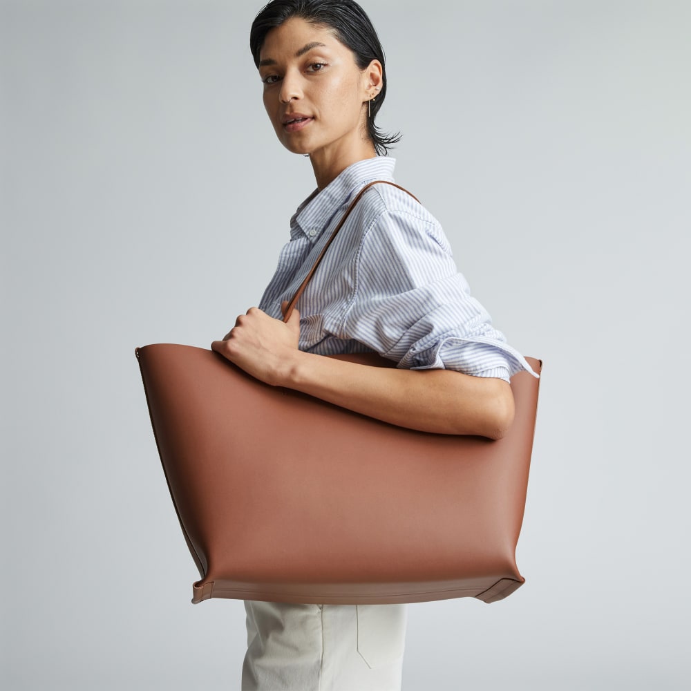 The Luxe Italian Leather Tote Cognac – Everlane - Main Image