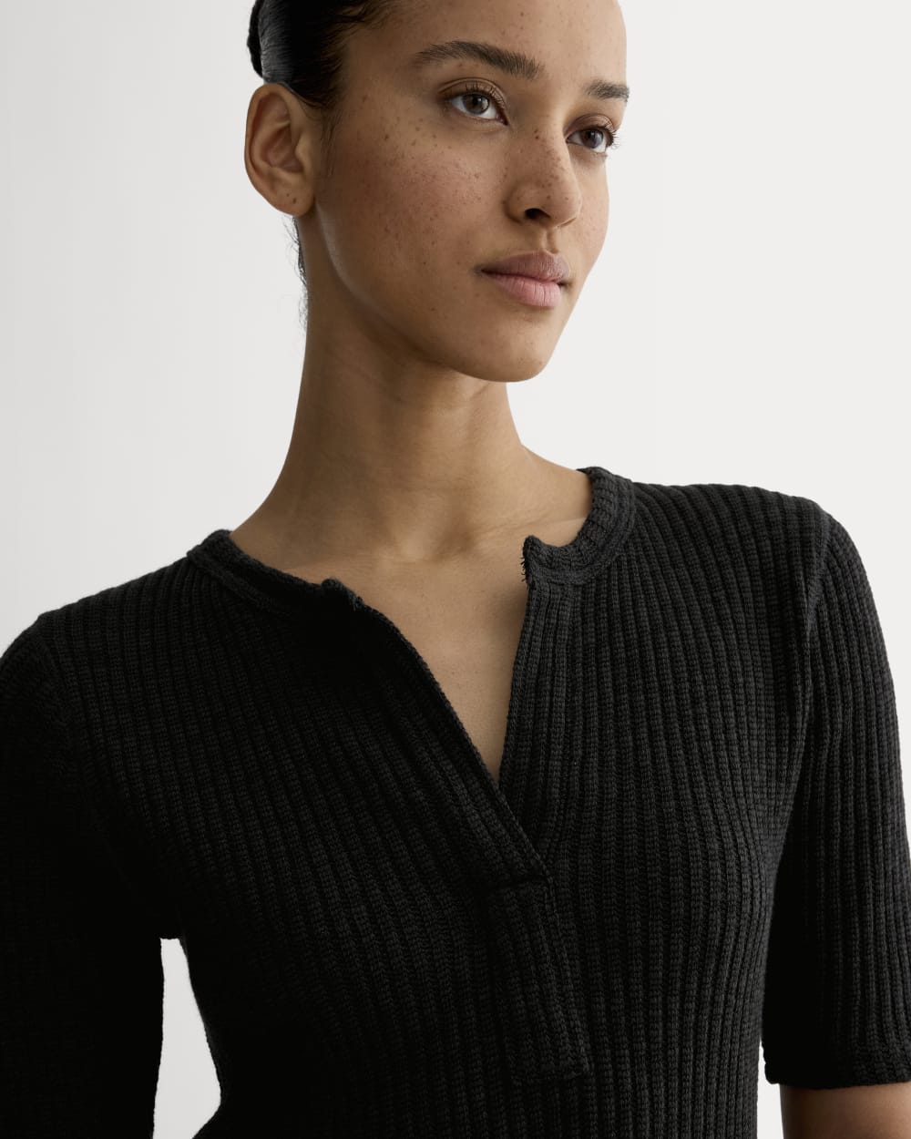 The Rib-Knit Short-Sleeve Henley | Black – Everlane