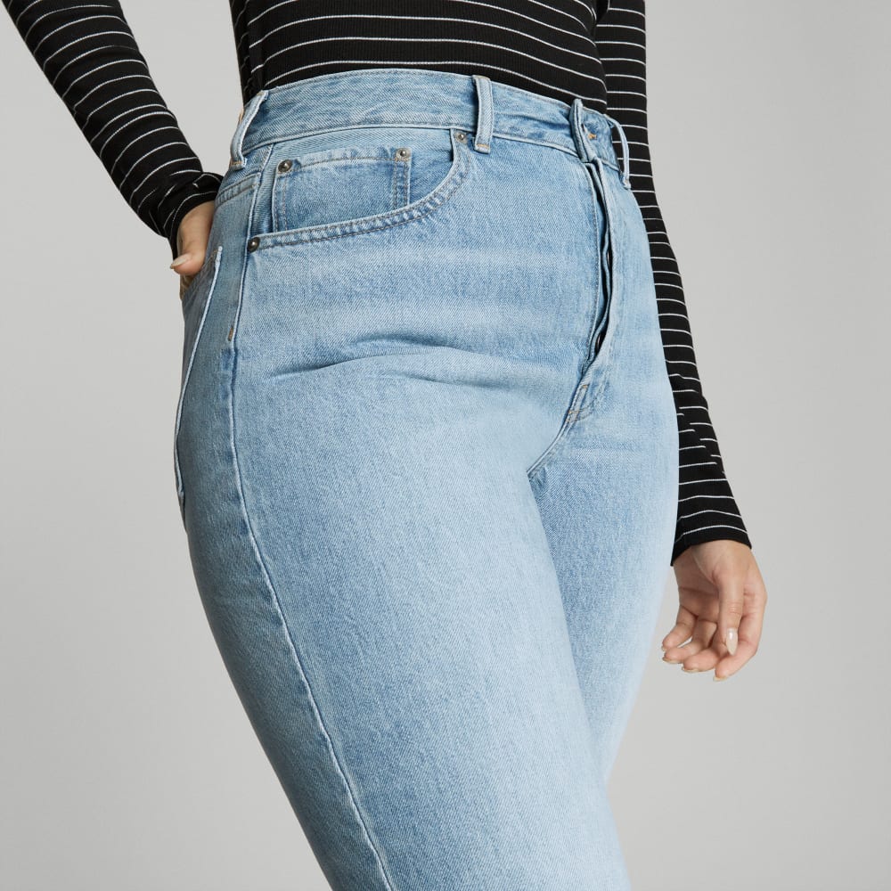 womens-90s-curvy-cheeky-straight-jean-ankle-sun-blue