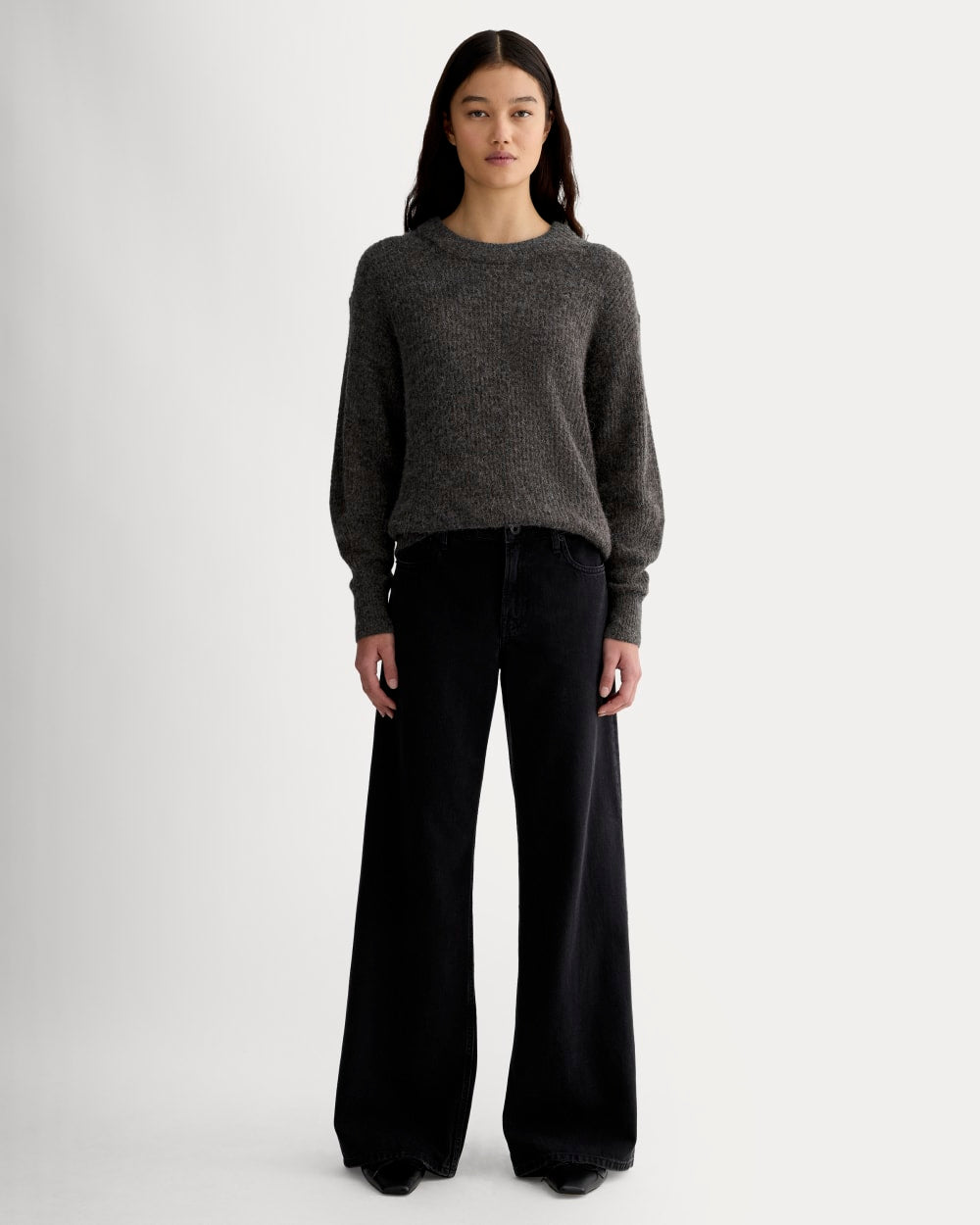 The Cocoon Crew in Alpaca | Dark Charcoal – Everlane