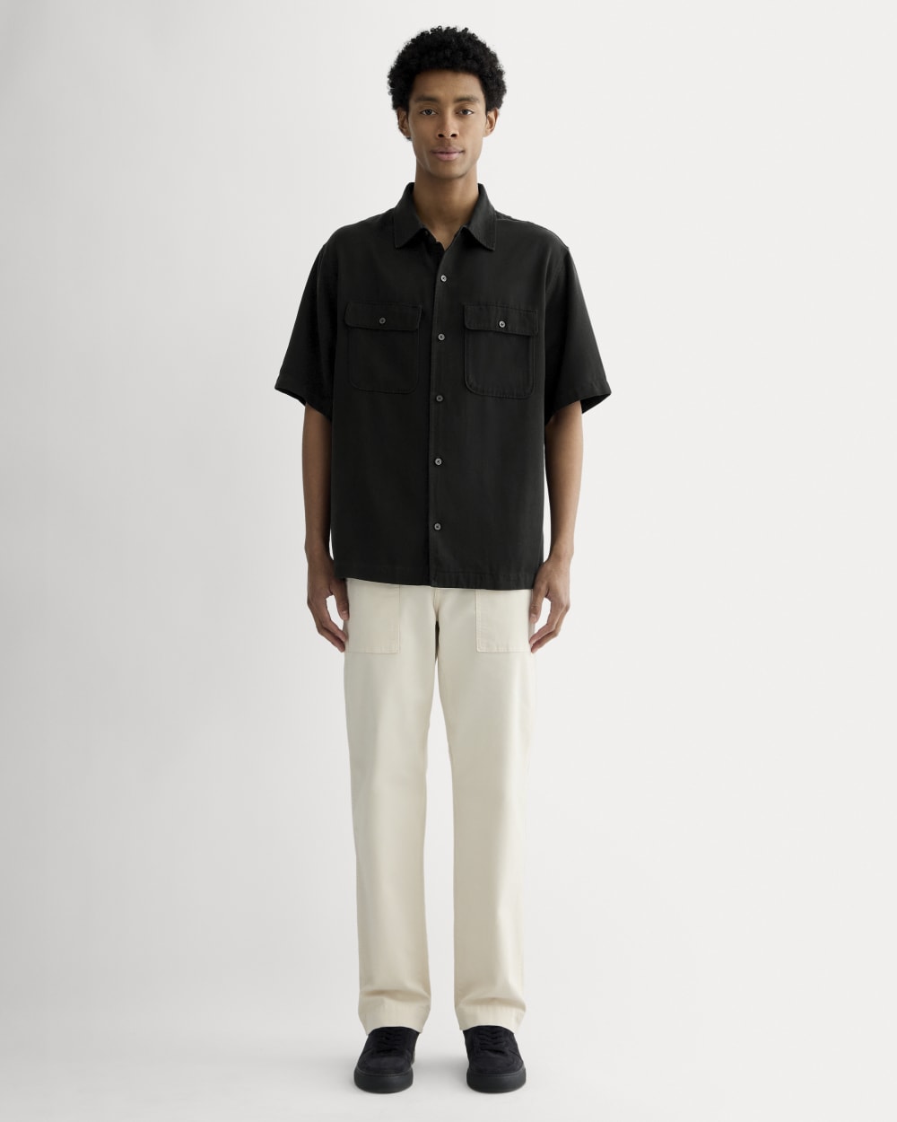 The Relaxed Utility Shirt in Buttersoft | Black – Everlane