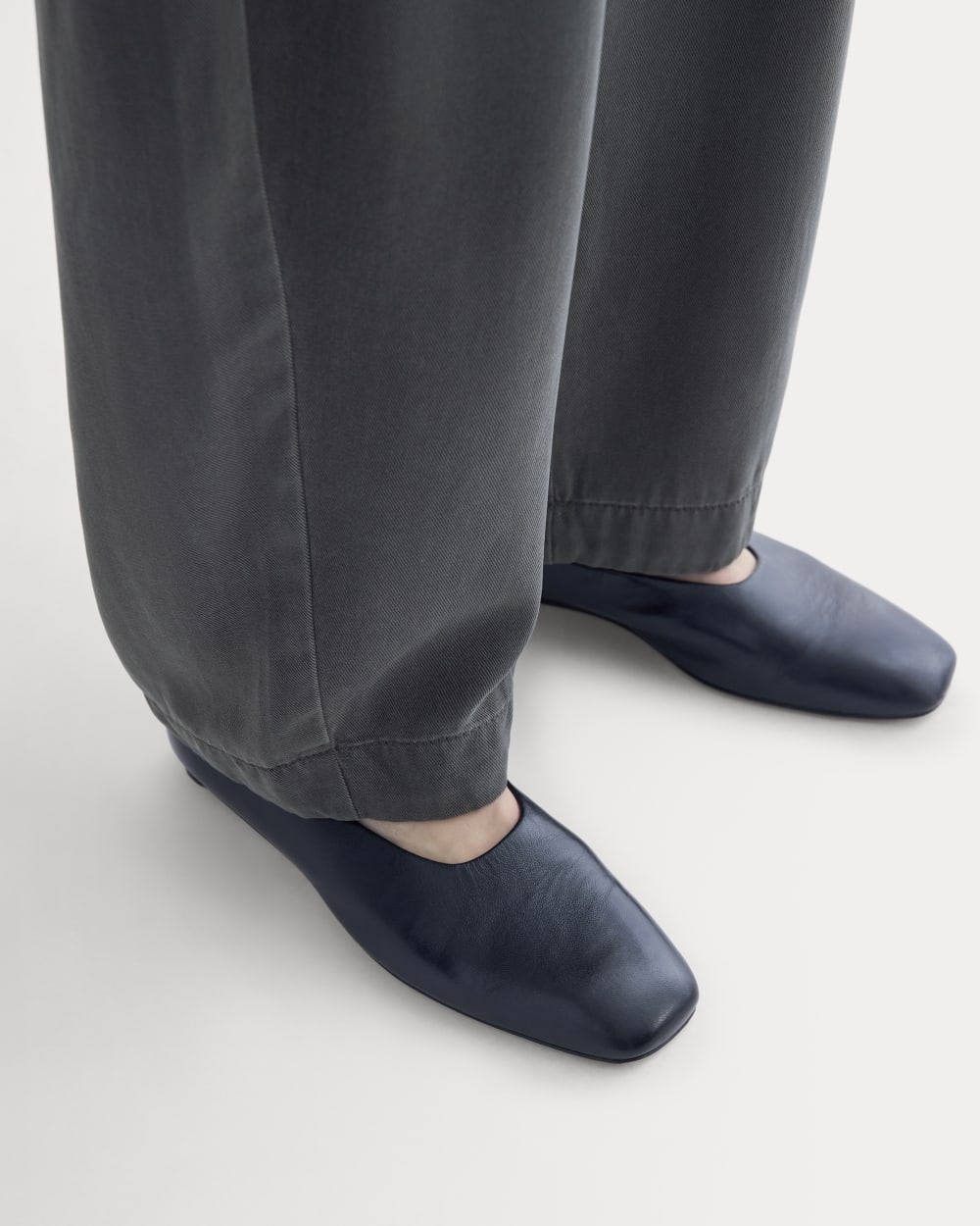 womens-balloon-pant-in-buttersoft-graphite