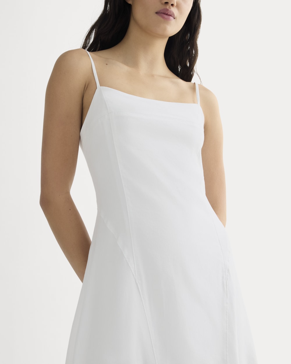 The Seamed Dress in Stretch Linen | White The Seamed Dress in Stretch Linen | White