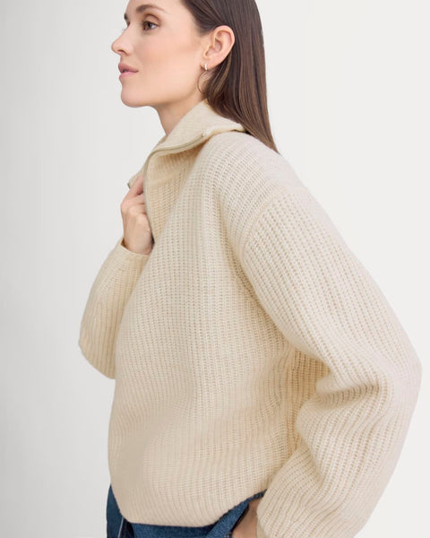 MAISON EUREKA　COMPRESSED VOLUME SWEATER HXR-1_TrueFit_Front_Blue_01.