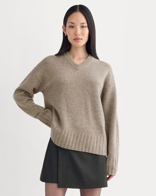 womens-v-neck-sweater-extrafine-merino-heather-soft-taupe | primary