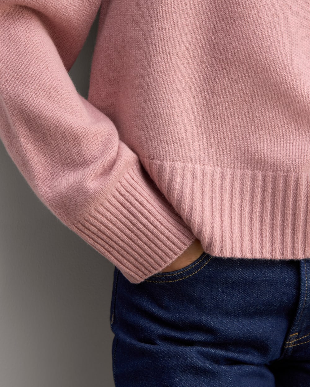 womens-cashmere-boxy-crew-sweater-clay-pink