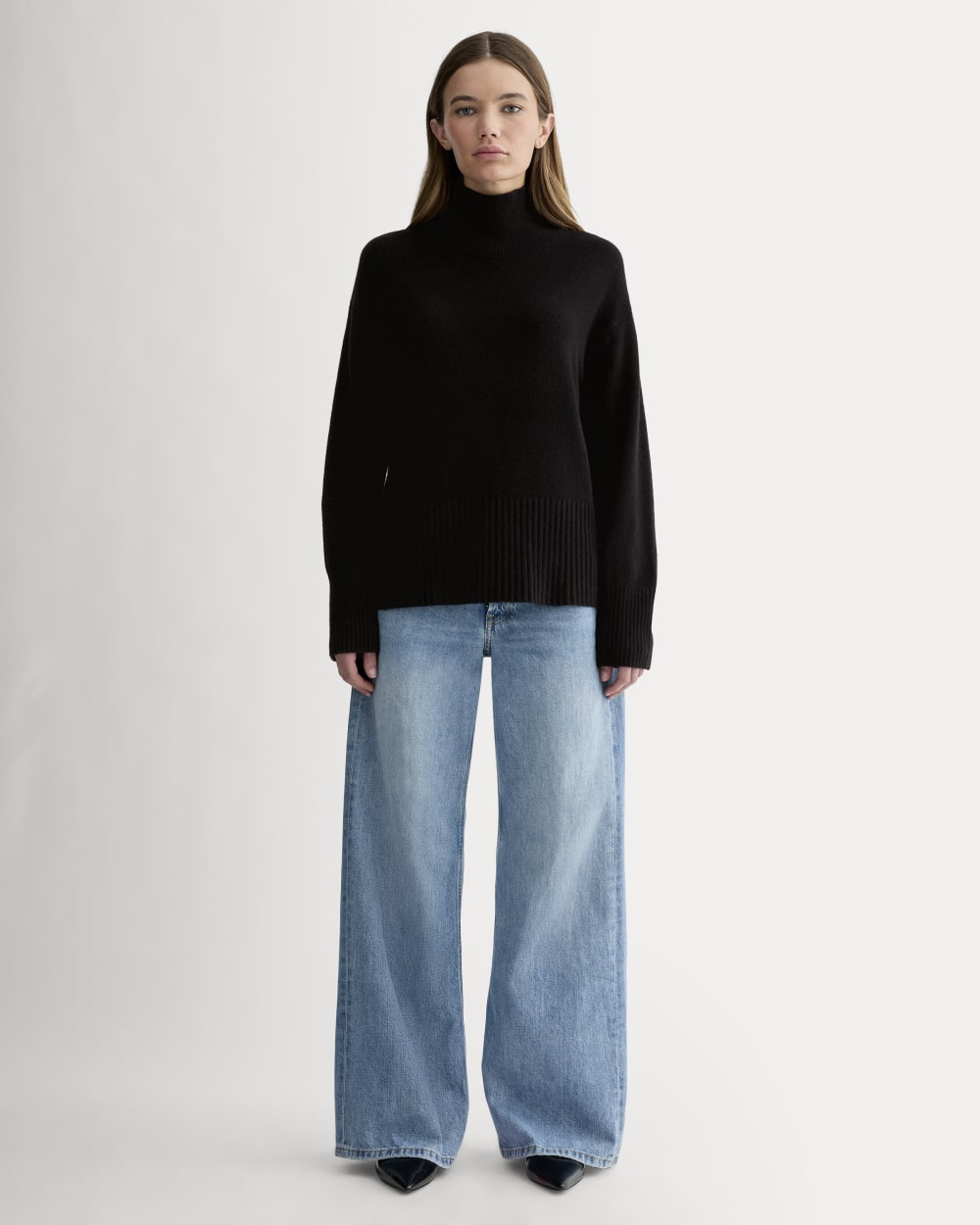 womens-cashmere-boxy-turtleneck-sweater-black