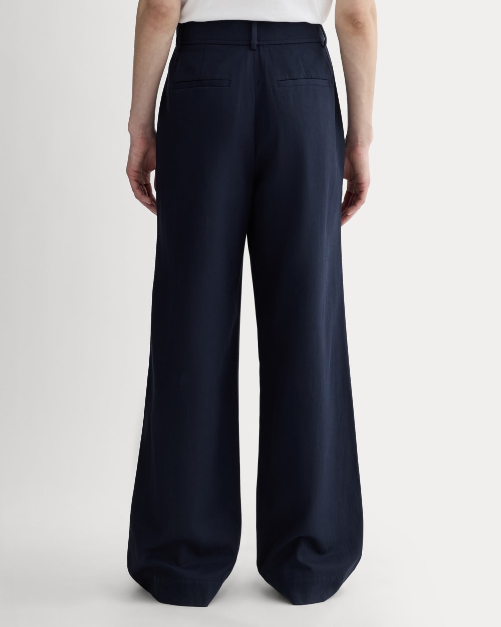The Draper Pleated Pant in Buttersmooth | Navy | 32