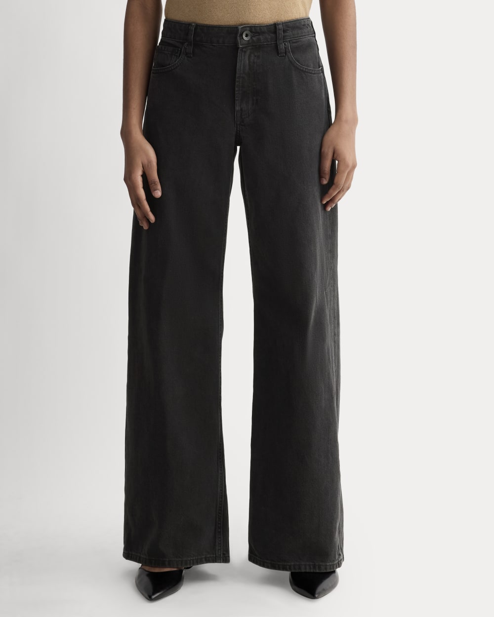 womens-low-key-jean-washed-black