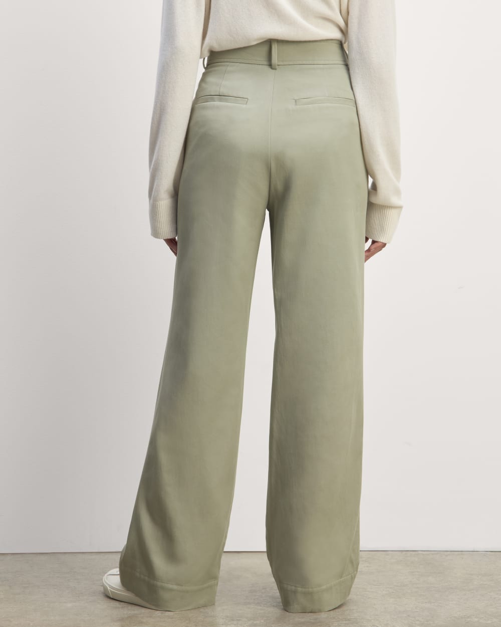 The Draper Pleated Pant in Buttersmooth | Seagrass | 32