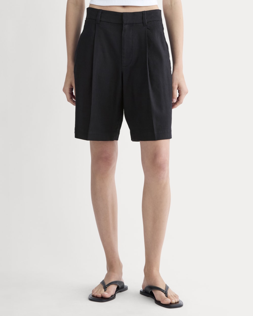 The Pleated Short in Stretch Linen | Black – Everlane