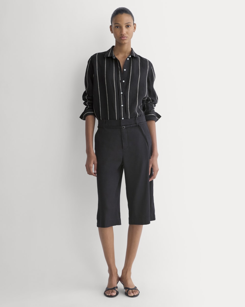 The Must-Have Shirt in Linen | Black – Everlane
