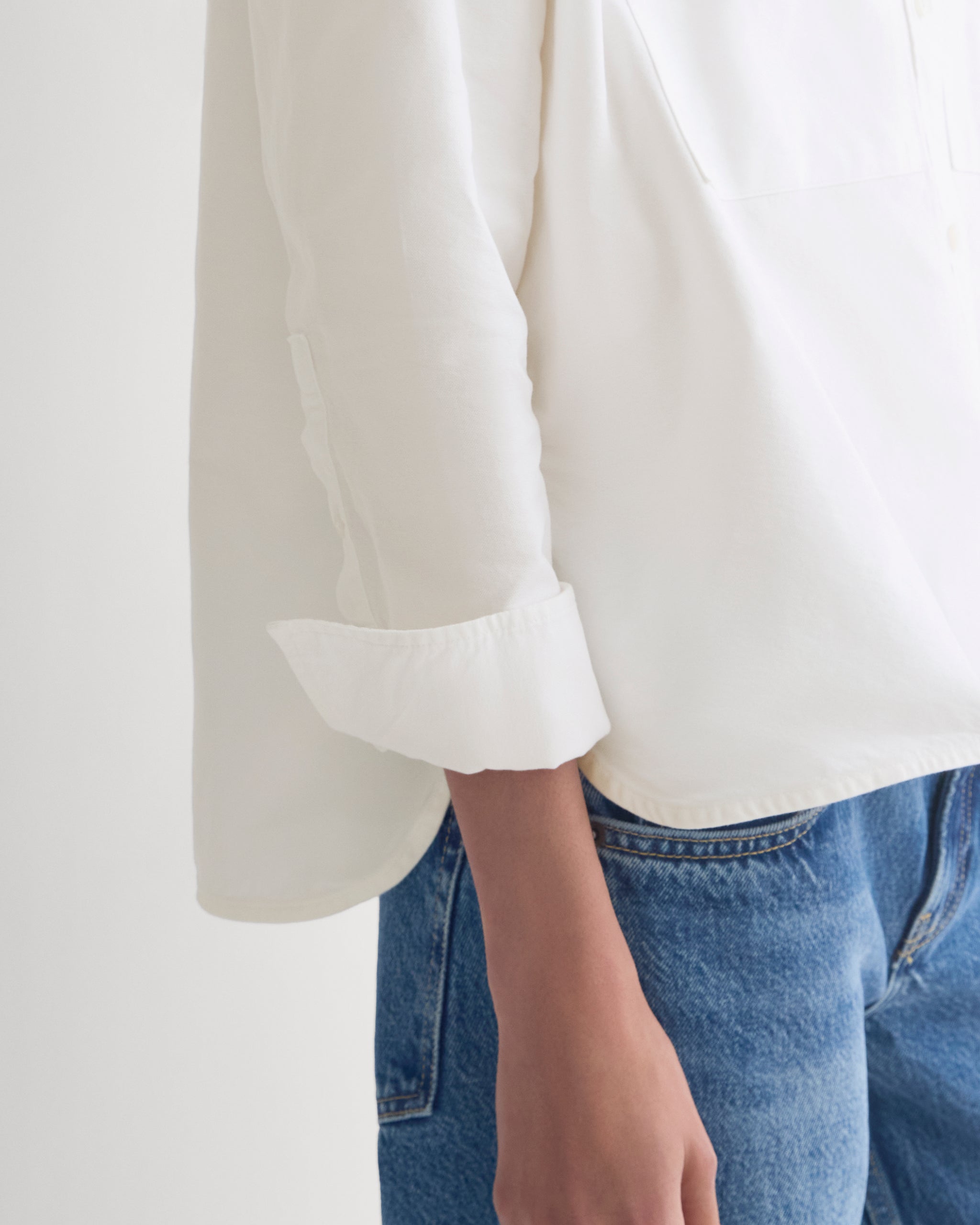 The Boxy Oxford | White