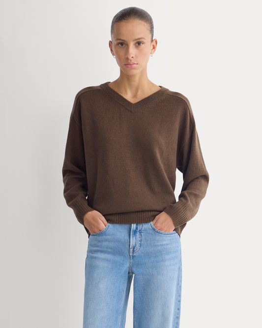 Cashmere High V Boyfriend Sweater | Cocoa