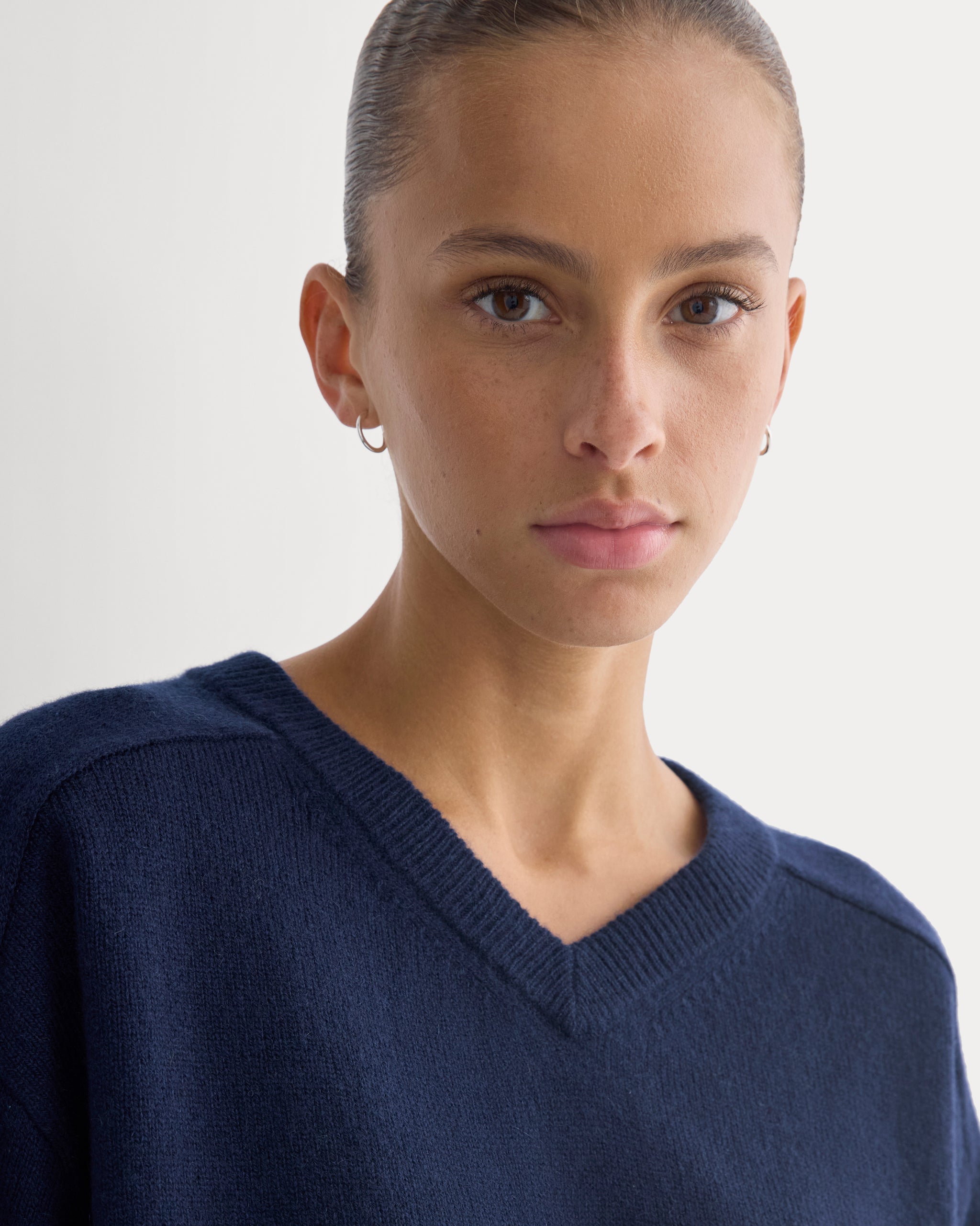 Cashmere High V Boyfriend Sweater | Navy