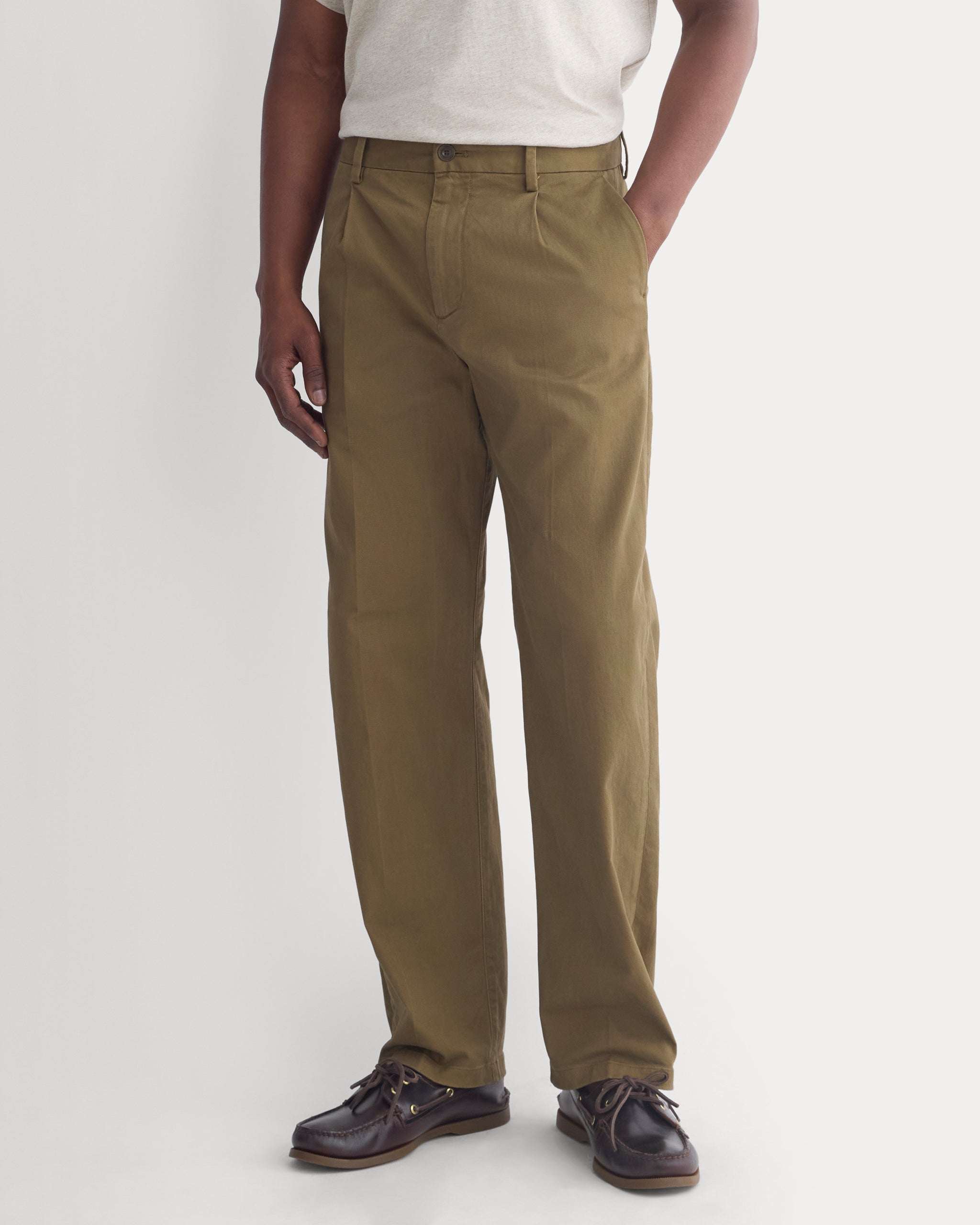 Pleated Everyday Chino | Olive