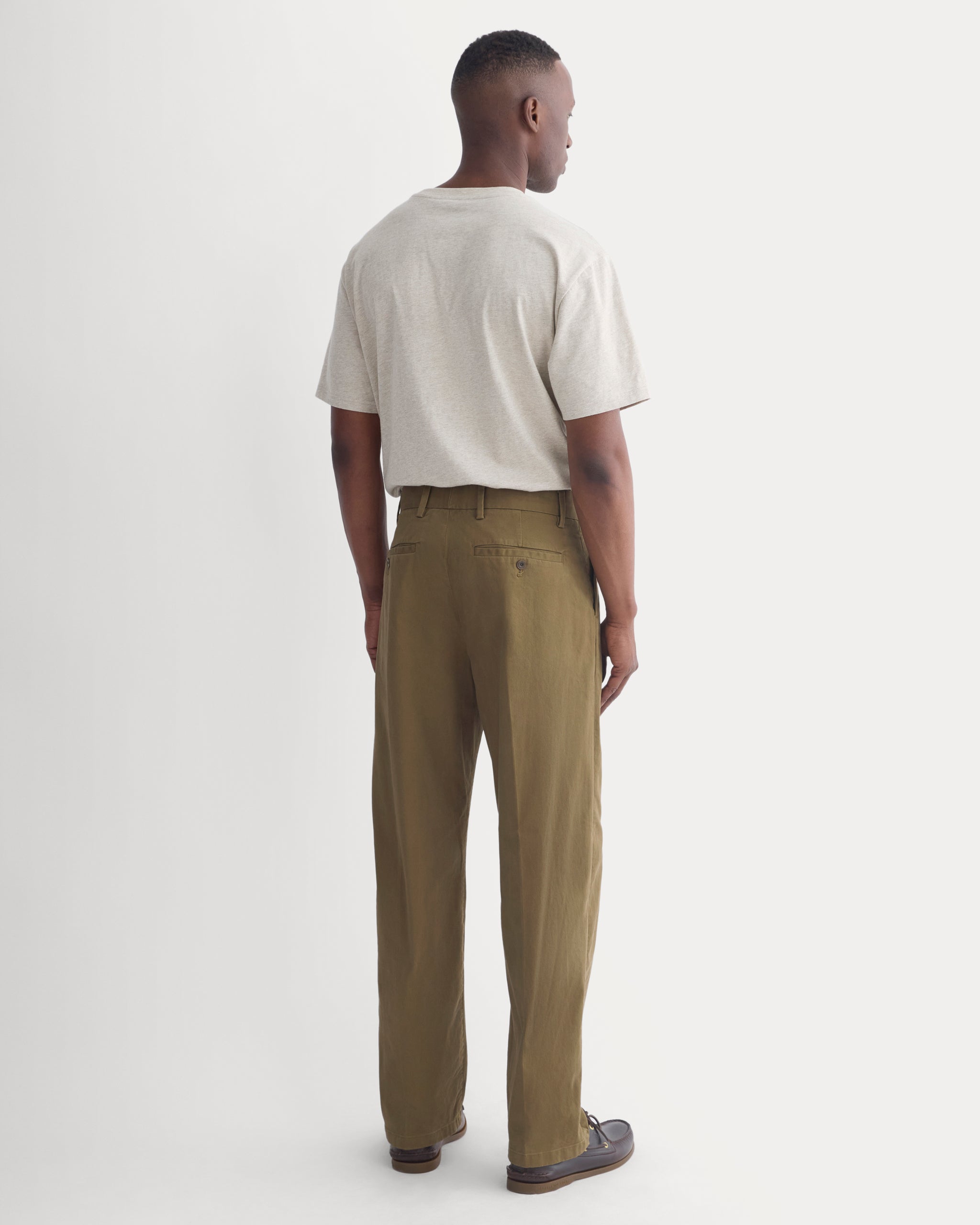 Pleated Everyday Chino | Olive