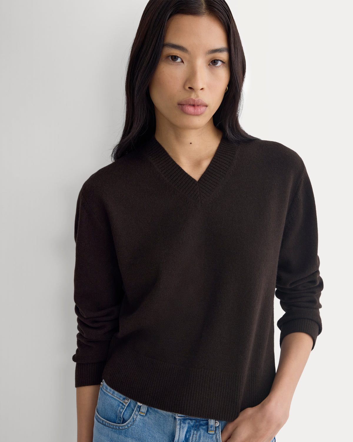 Cashmere Cropped High-V Sweater | Coffee Bean