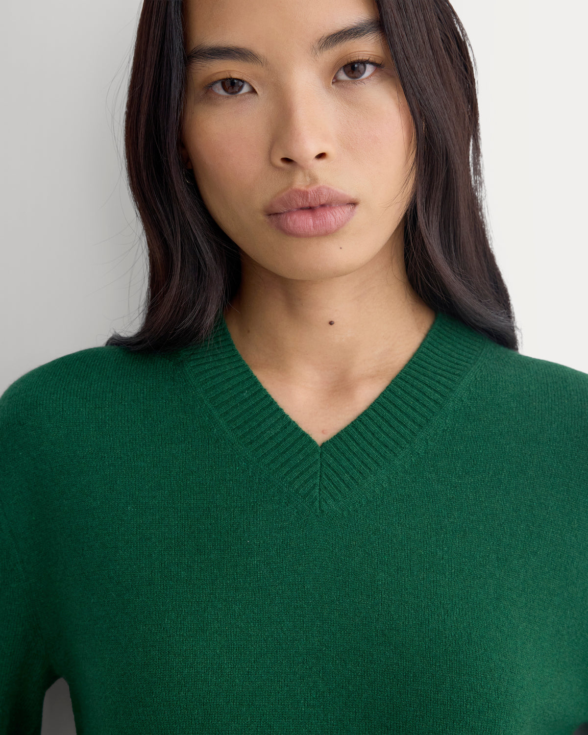 Cashmere Cropped High-V Sweater | Eden Green
