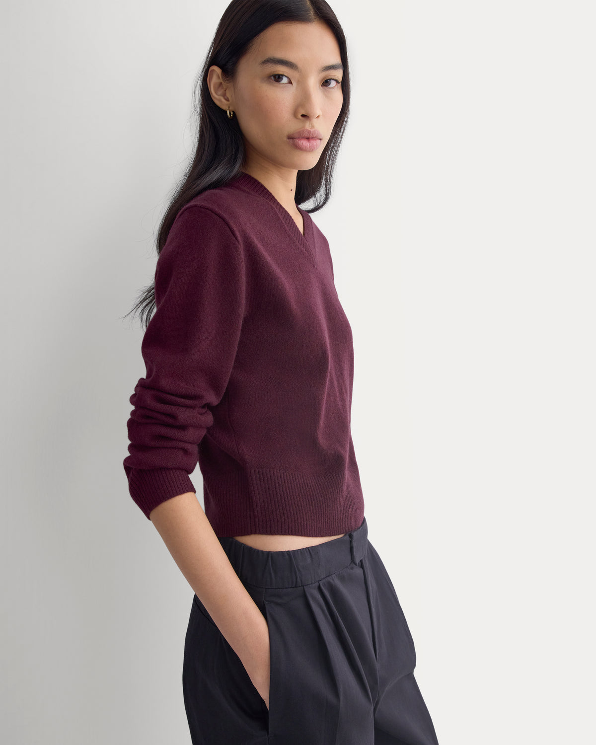 Cashmere Cropped High-V Sweater | Deep Plum