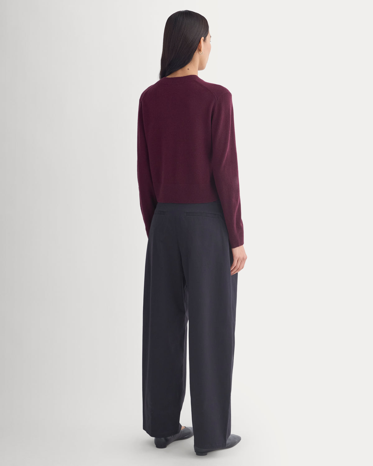 Cashmere Cropped High-V Sweater | Deep Plum