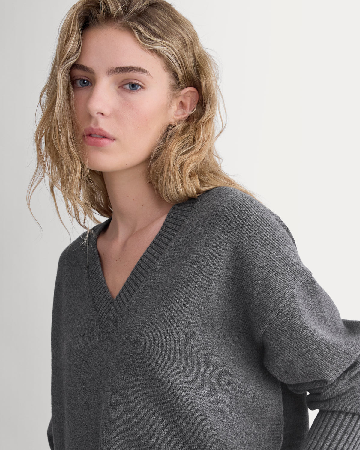 Boxy V-Neck Sweater in Everyday Cotton | Heathered Charcoal