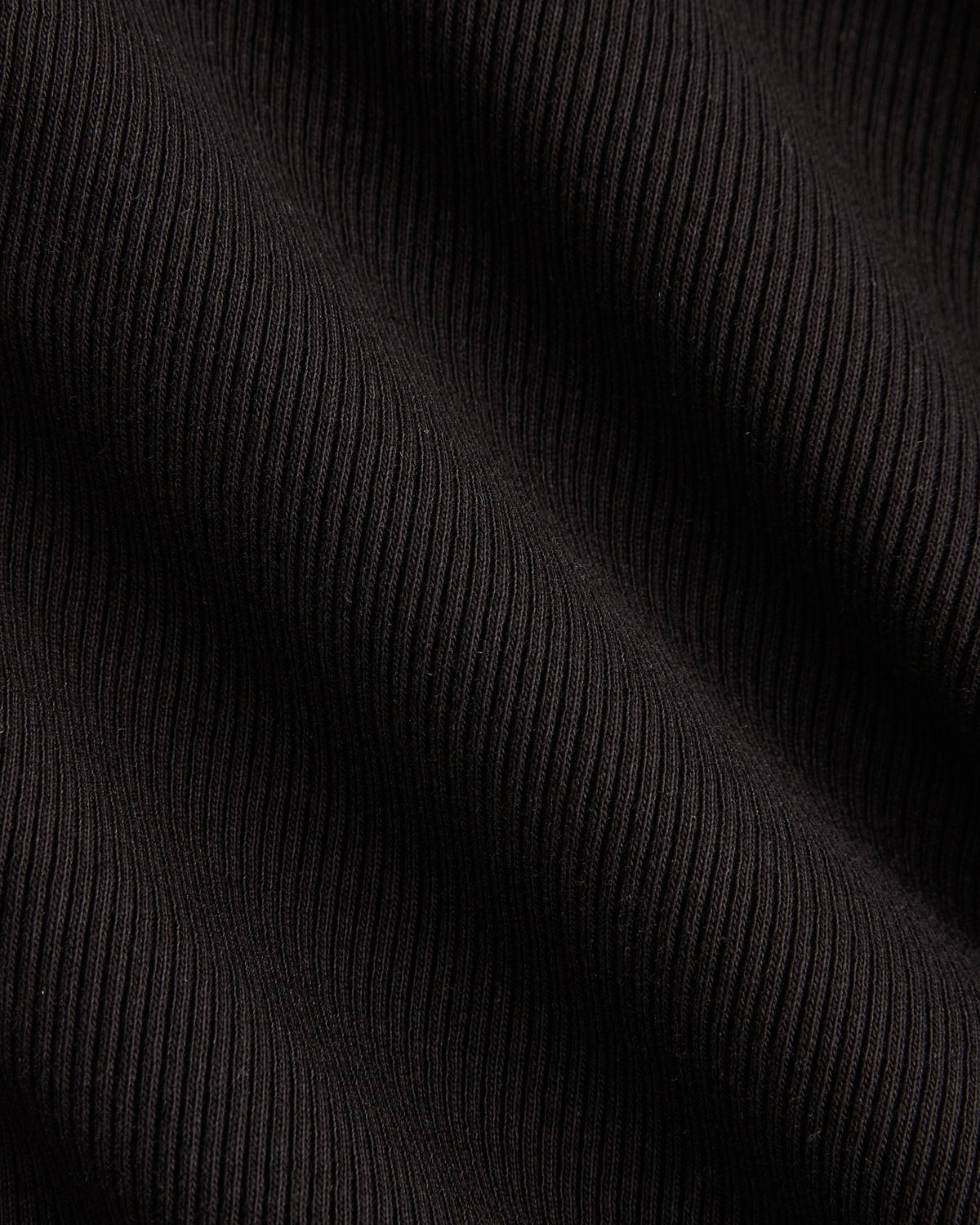 Effortless Rib Raglan Henley | Black