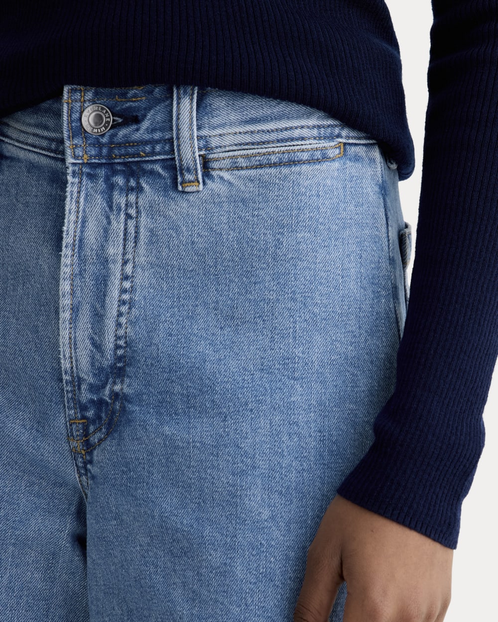womens-cropped-mariner-jean-pebble