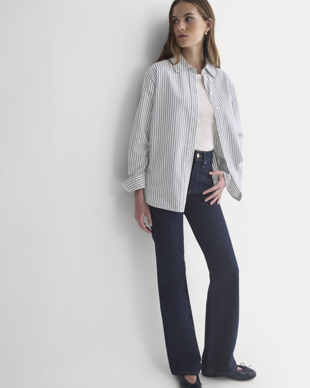 womens-everyday-oxford-shirt-bone-navy