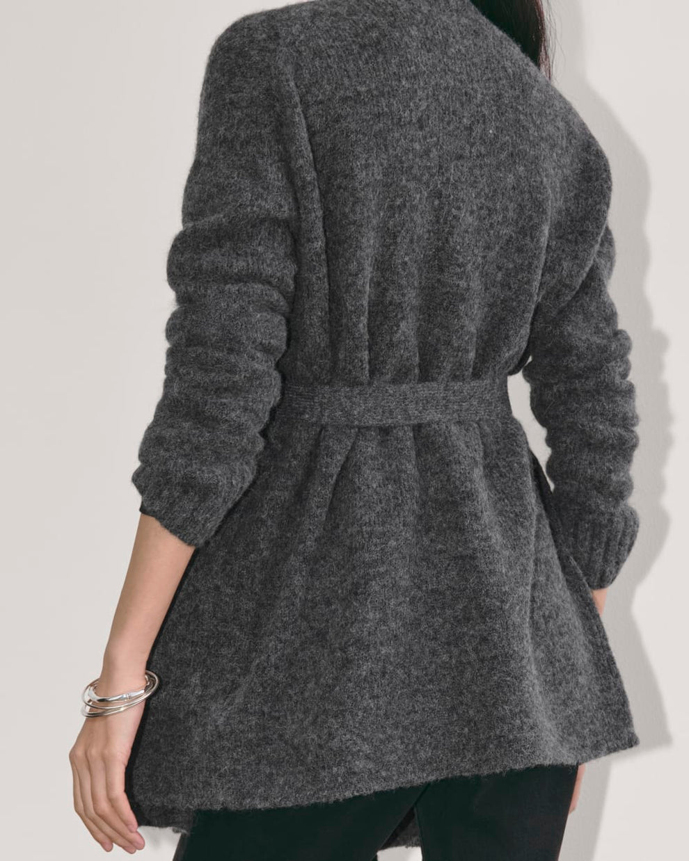 The Robe Cardigan in Alpaca | Dark Charcoal – Everlane